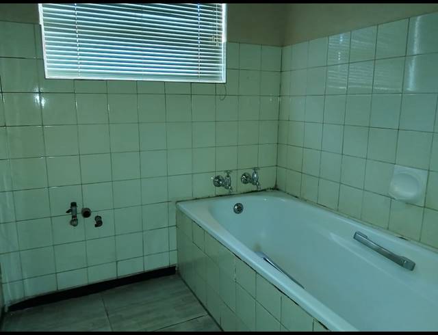 3 BEDROOM HOUSE FOR SALE IN SEBOKENG ZONE 14